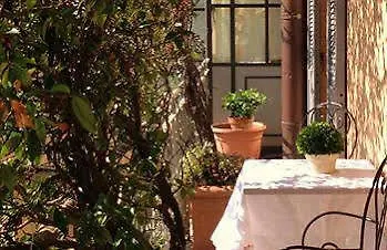 San Benedetto Couette-café Bergame